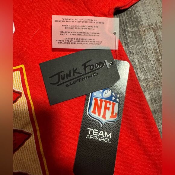 Kansas City Chiefs Red Graphic T-Shirt NWT Unisex Medium - Picture 5 of 5